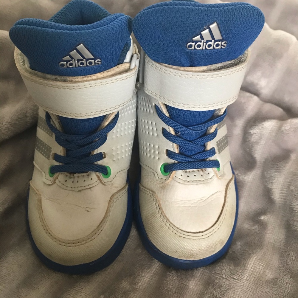 Kids shoes